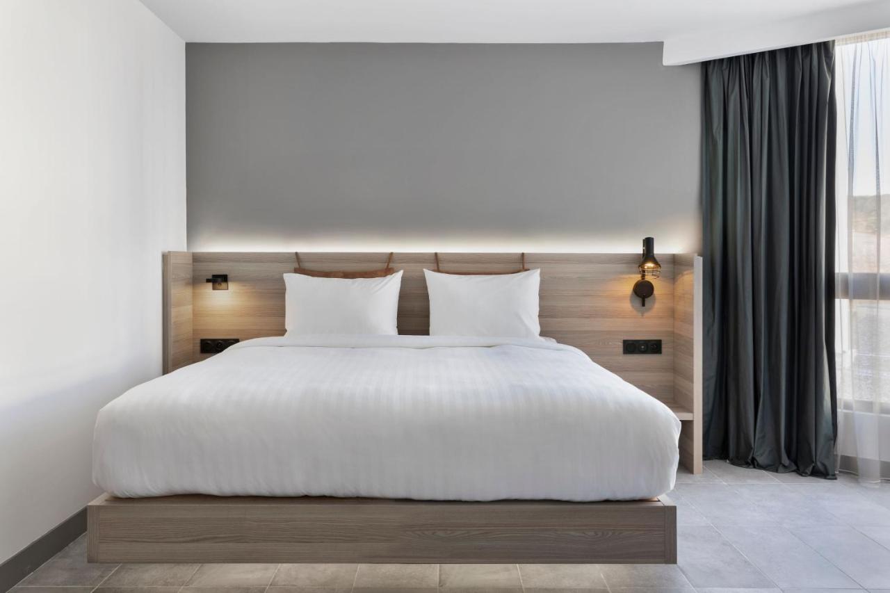 Moxy La Ciotat Hotel Exterior photo