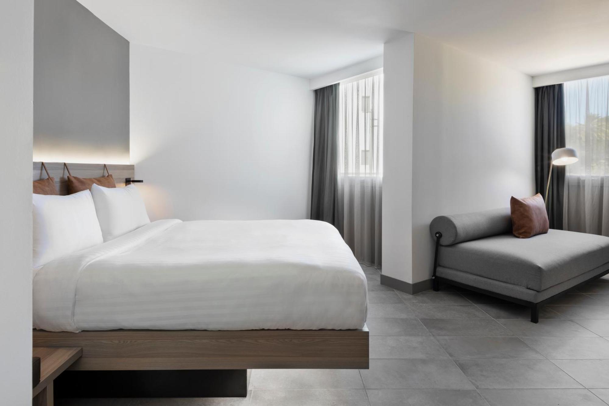 Moxy La Ciotat Hotel Exterior photo