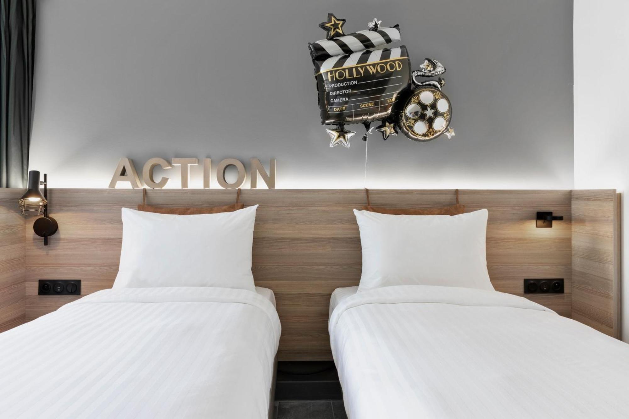 Moxy La Ciotat Hotel Exterior photo